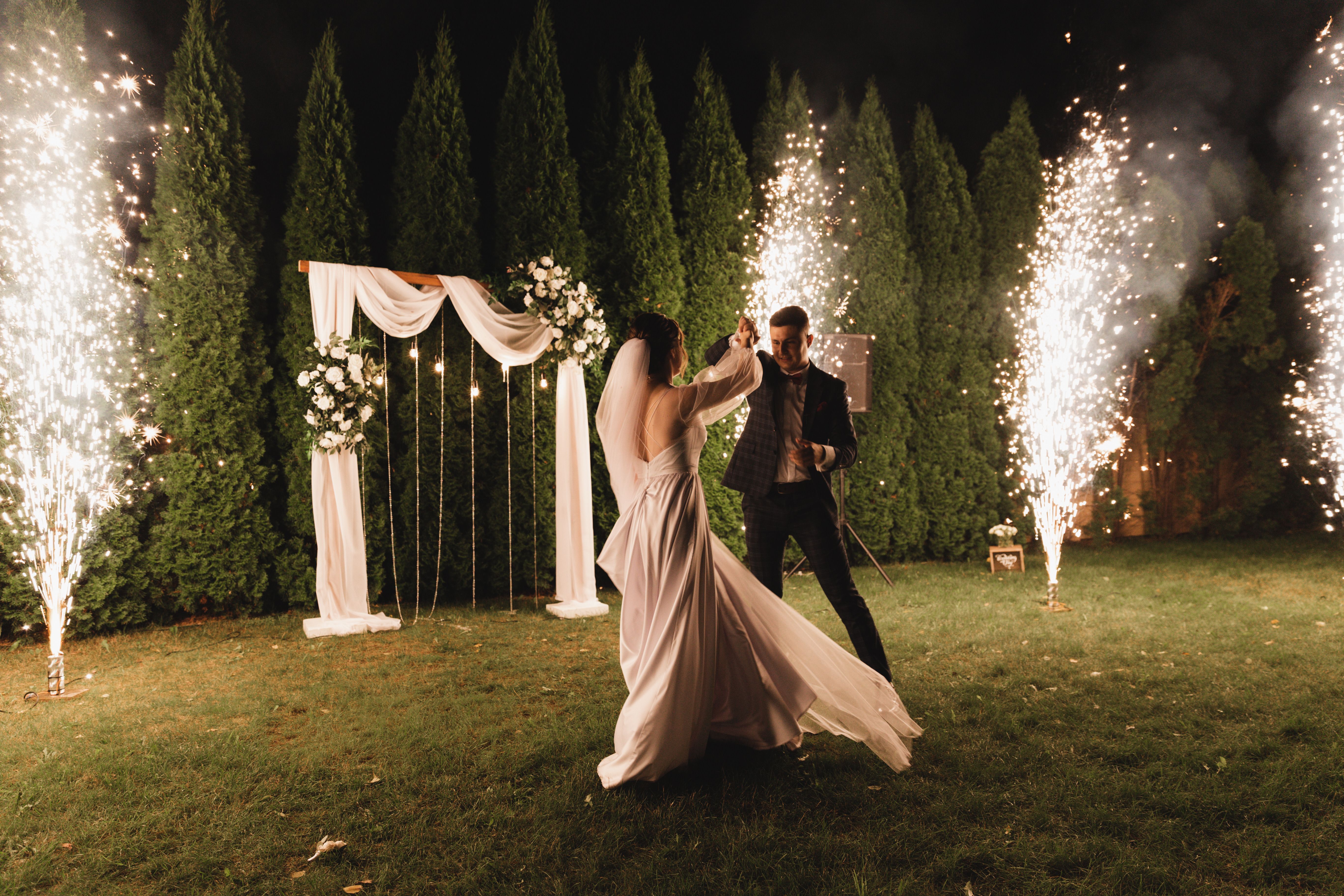 Wedding Cold Sparkler Fountains (March-In & First Dance) - SC Rental Malaysia Wedding Cold Sparkler Fountains (March-In & First Dance)
