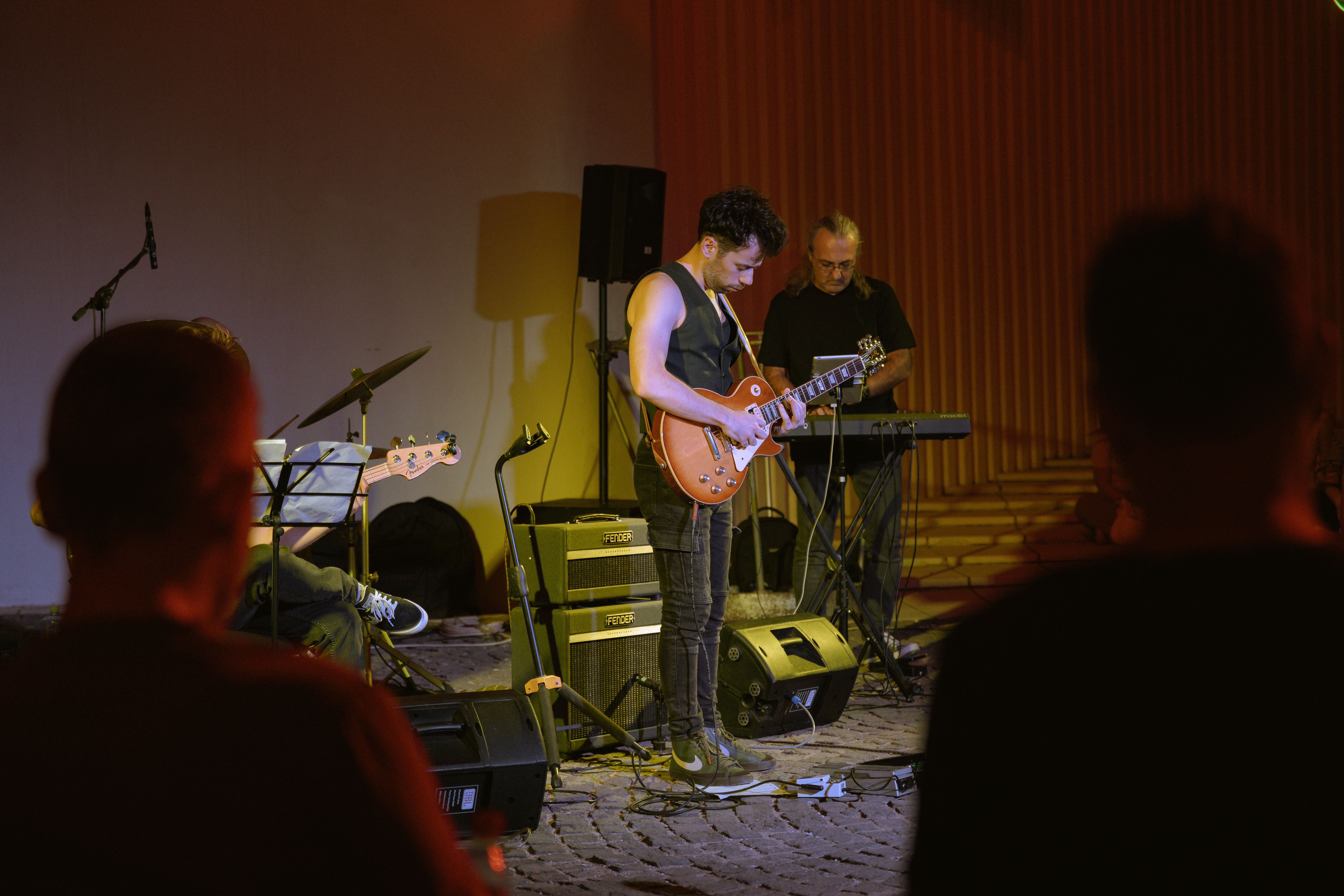 Musicians & Live Band